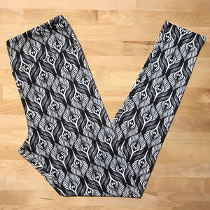 🛍 SALE 💰 peacock feather yoga waist leggings